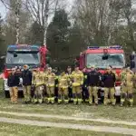 Пожежники вишикувалися нанавчанні.