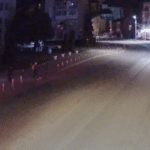 Невідоми пошкодили стовпчики на одній з вулиць Рівного.