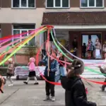 Діти під час благодійної акції "Великодній кошик" у Заболотті.