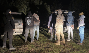 8 тисяч доларів за втечу: на Сарненщині викрили схему незаконного перетину кордону Четверо жителів Рівненщини організували втечу за кордон за тисячі доларів