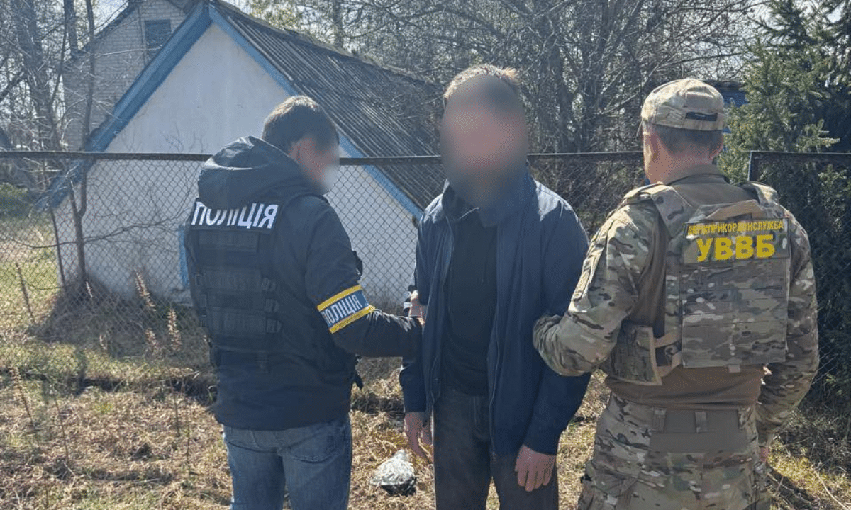 Чоловіка затримали за хабар на кордоні.