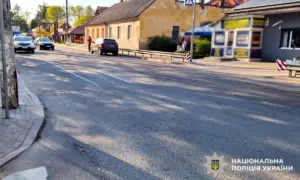 Дитина вибігла на перехід: в Острозі під авто травмувалася 11-річна дівчинка