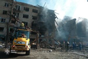 Нічний удар по Києву: двоє загиблих, десятки поранених і руйнування по всьому місту
