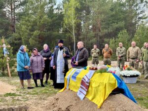 Рівненщина в скорботі: у громадах провели в останню дорогу полеглих захисників