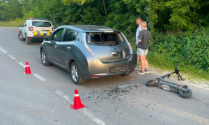 Вчитель фізкультури вдарив неповнолітнього хлопця під час конфлікту у Рівненському районі Після зіткнення з авто 14-річний водій електросамоката потрапив до лікарні