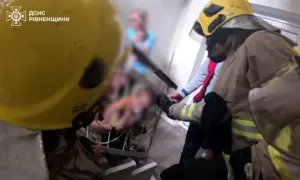 Російська атака дронами на Рівненщині: рятувальники ліквідували наслідки (ФОТО) Голова застрягла в огорожі: у Дубні рятувальники визволили дворічну дитину