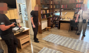 Лікаря Рівненської обласної клінічної лікарні підозрюють у торгівлі медичними висновками