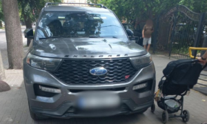 Тротуар не для авто: у центрі Рівного зафіксували порушення правил паркування