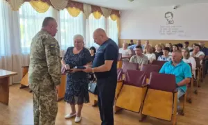 Посмертні нагороди Героя вручили рідним: у Здовбицькій громаді вшанували пам&rsquo;ять Павла Горпенюка