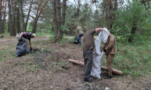 Майже пів тонни сміття зібрали під час екологічної акції на Рівненщині