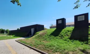 Суха трава горіла по всій Рівненщині: за день сталося вісім пожеж в екосистемах Будівництво шкільних укриттів на Рівненщині: готовність деяких об’єктів уже перевищує 90%