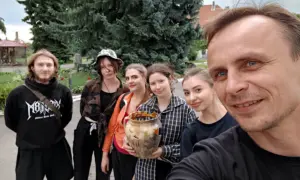 Подих XVII століття: під час розкопок у Дубенському замку знайшли пізньосередньовічний горщик
