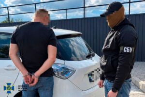 У Рівному лікаря підозрюють в організації схеми бронювання за 16 тисяч доларів