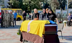 В останню дорогу в Рівному провели Захисника Віктора Лєніка