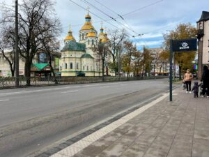 У Рівному облаштують доступний маршрут від будинку ветерана, який втратив зір на війні