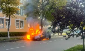 У Костополі загорілася Tesla &ndash; вогонь знищив передню частину автомобіля